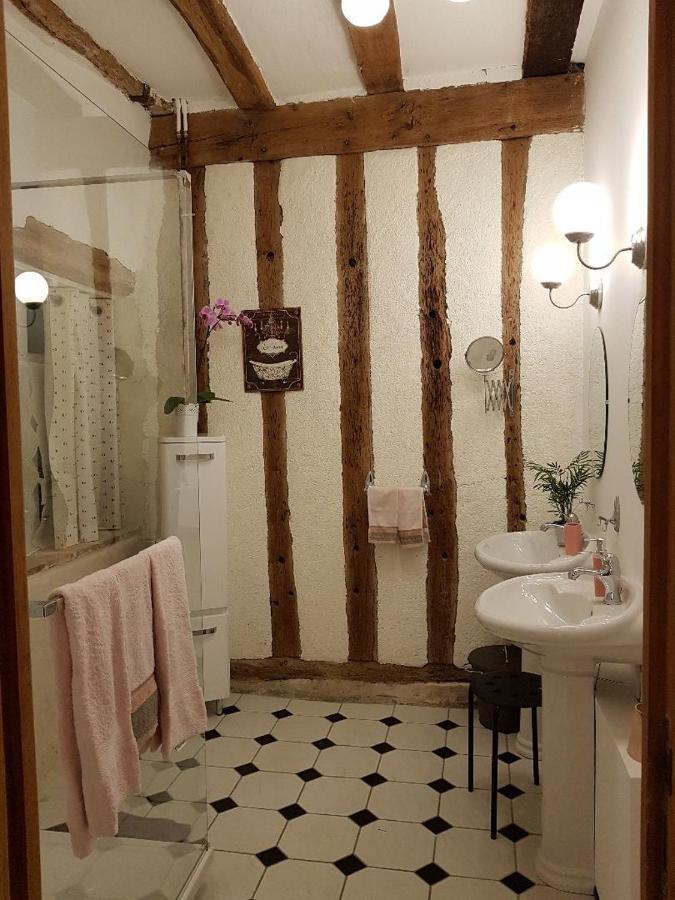 Le Grand Coudreau Bed and Breakfast Nazelles-Negron Eksteriør billede